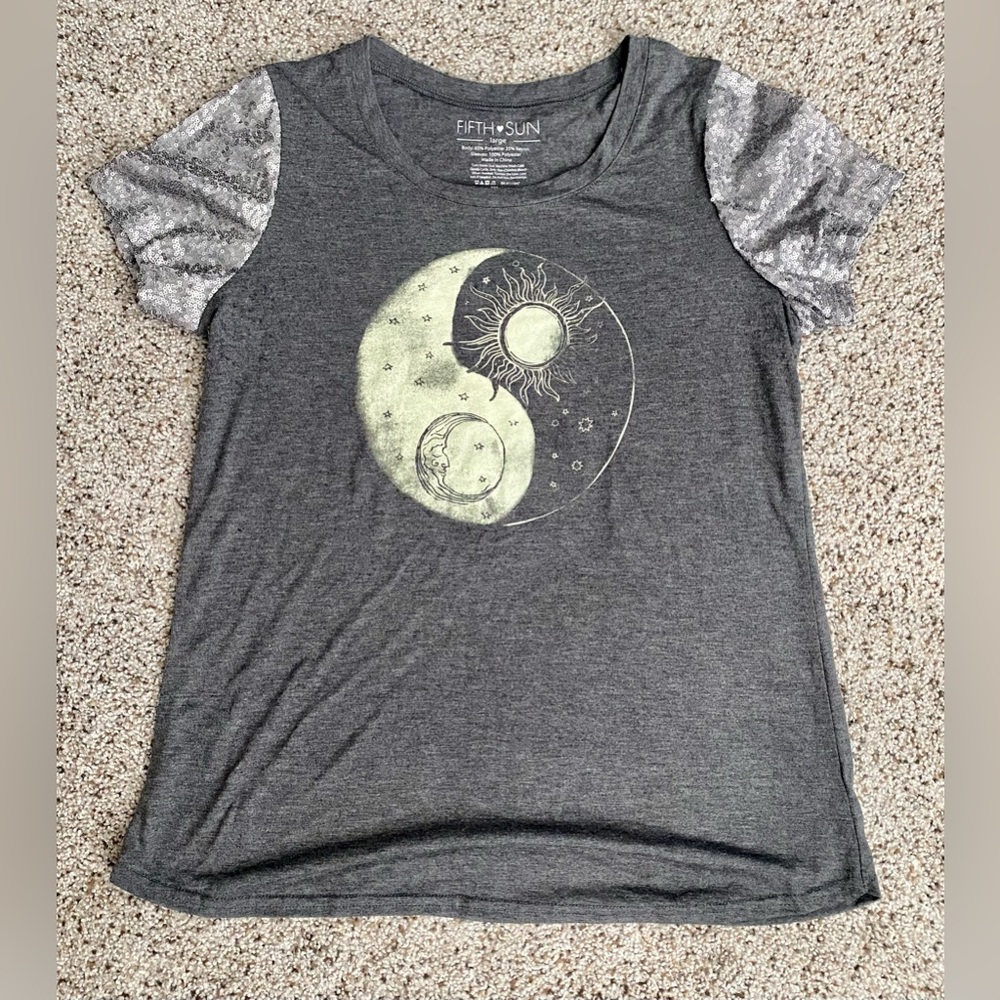 Fifth Sun Sun Moon Yin Yang Shirt Top Sz.L NWOT